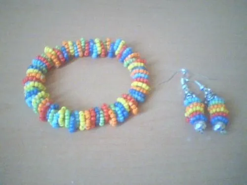 Pulsera con chaquira - Imagui