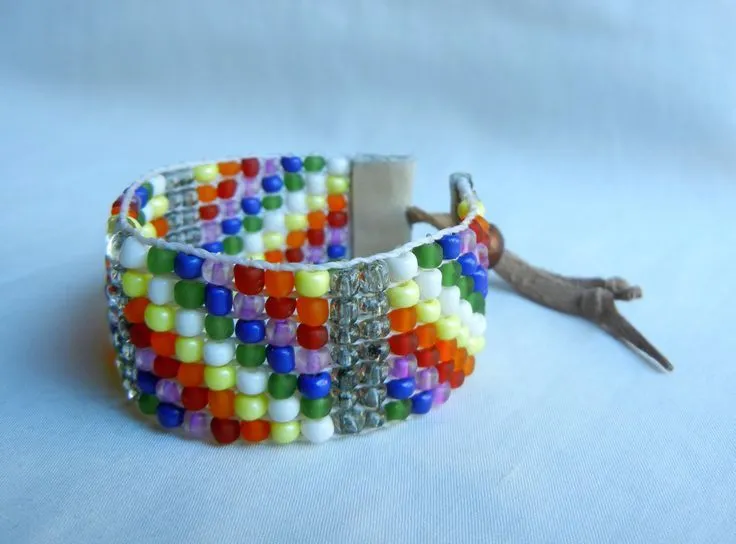 Pulsera en chaquiras diseño Wiphala | Collares | Pinterest