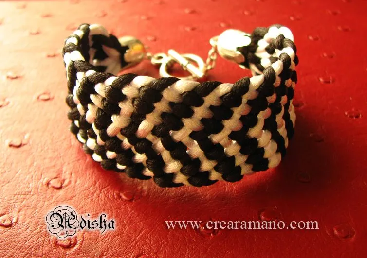 Pulsera plana de kumihimo | Crearamano.com