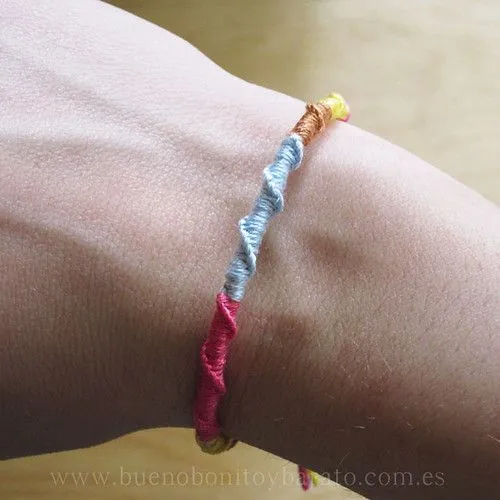 Pulseras de hilos: Brazaletes de la amistad | Bueno, bonito y barato