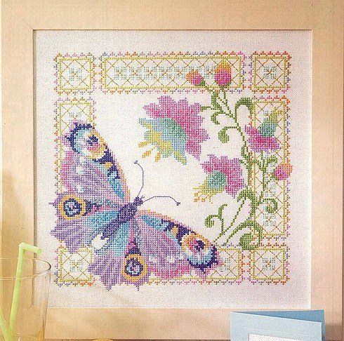 Punto de Cruz GRATIS: Mariposa con Flores Pastel