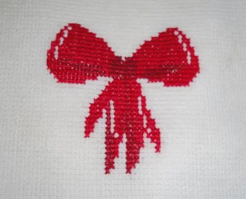 PUNTO DE CRUZ: LAZO Y CORAZON