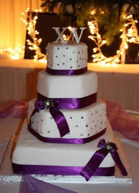 purple and white 15 anos cake | xv años | Pinterest