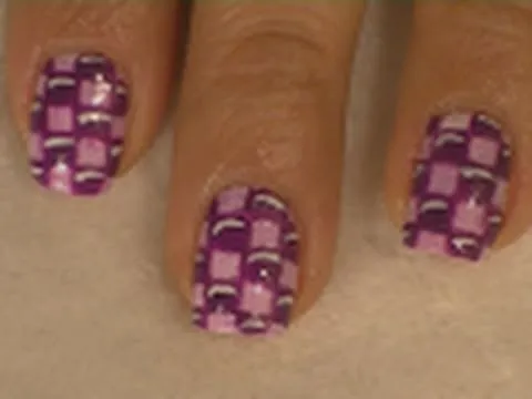 Purple Checkered Nail Art / Arte para las uñas con cuadros morados ...