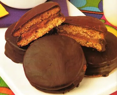 queres aprender a hacer alfajores de chocolate? - Taringa!