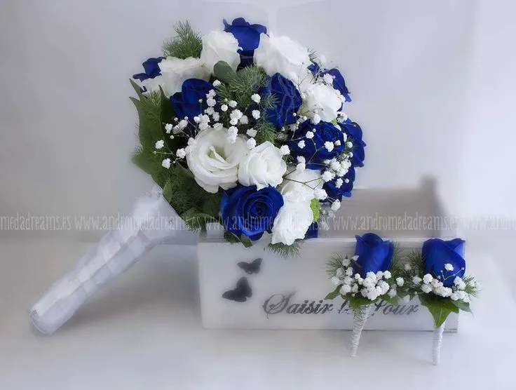 Ramo de novia azul y blanco. Wedding bouquet in blue and white ...