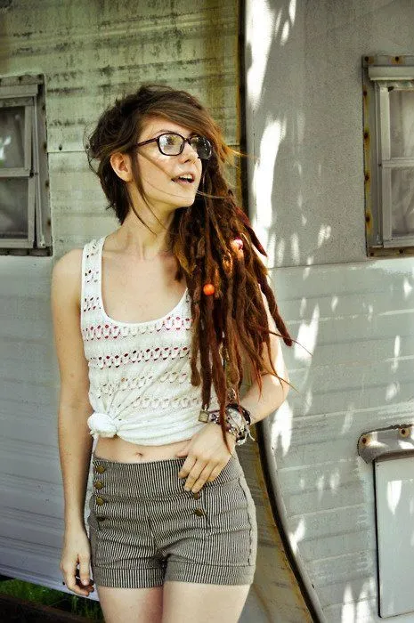 Rasta girl, i love it. | Dreads, clothes, and Californian | Pinterest