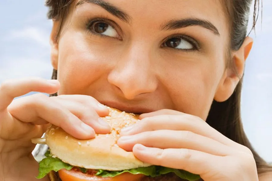 Realmente la comida nos hace felices, deprime o es afrodisíaca?