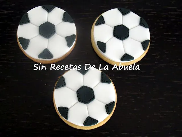 SIN RECETAS DE LA ABUELA: GALLETAS "BALONES DE FÚTBOL" DECORADAS ...