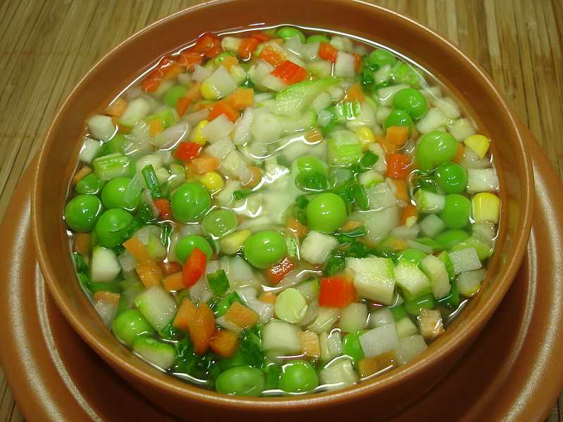 Las recetas de Silvia: Sopa de vegetales crudos y crujientes