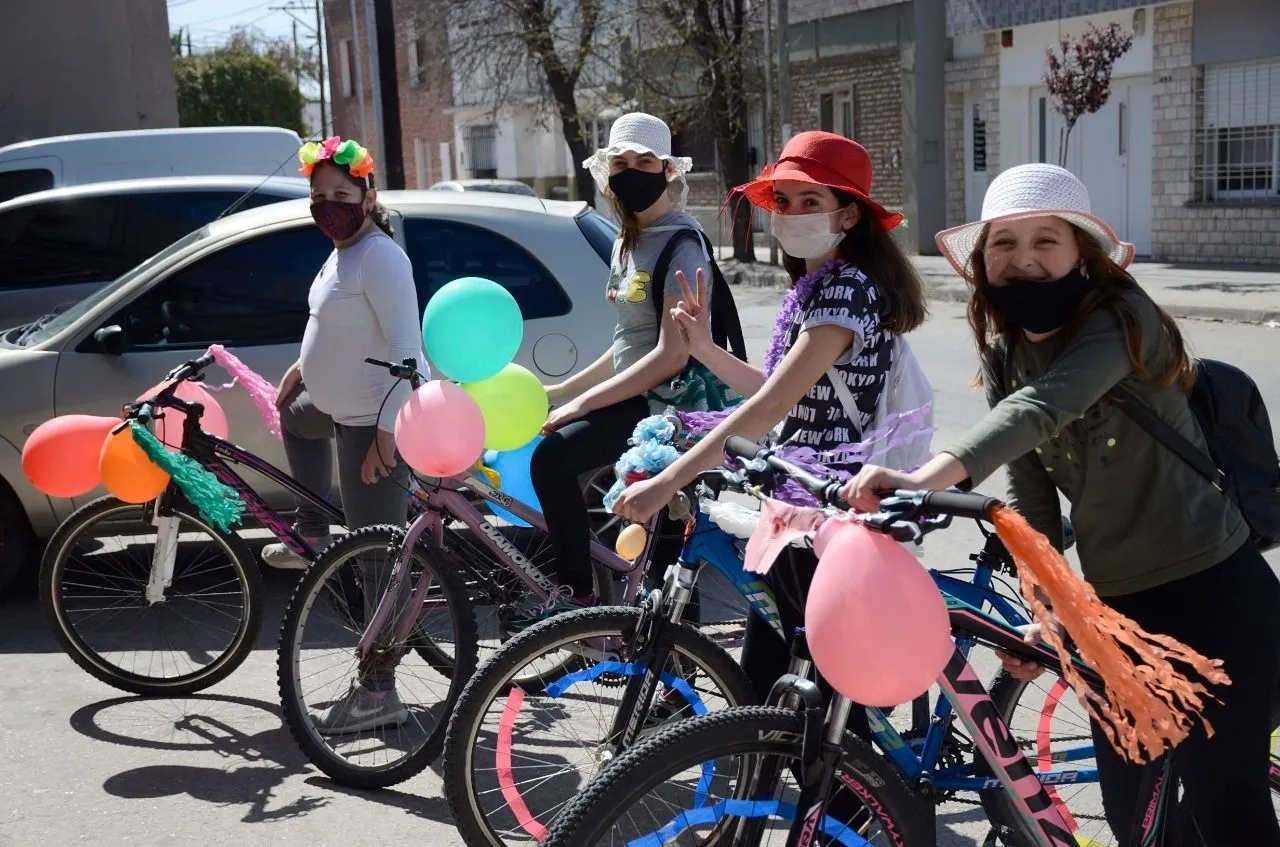 Recibieron la primavera andando en bicicleta - El Diario del centro del país