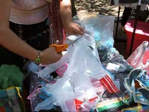 Reciclado de bolsas de plástico para tejido-Ecotecnia 01 - YouTube