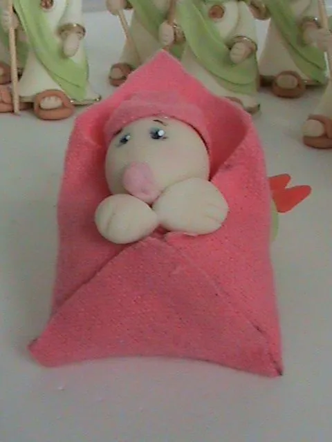 recuerdo nina bebe con colchita /baby girl wiht blanket hanging favor