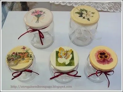 UN REGALO EN DECOUPAGE: TAPA DE FRASCOS DECORADOS