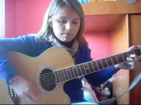 Te regalo la luna Paqui Jiménez tocando la guitarra y cantando ...