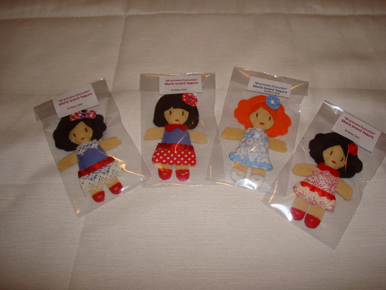 REGALOS PRIMERA COMUNION DE MI SOBRINA (BROCHES FIELTRO)