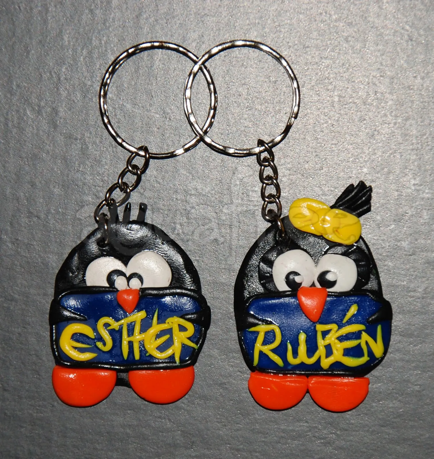 regalos: ref. 207LLF llaveros fimo pareja pingüinos con nombre ...