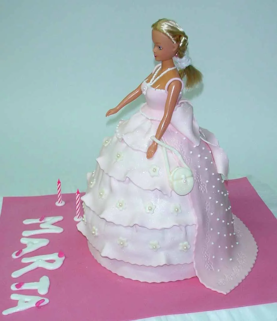 REGINA - TARTAS CON ARTE: Tarta princesa para Marta.