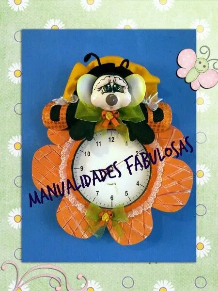 Reloj decorado e foami | manualidades fabulasos, facebook | Pinterest
