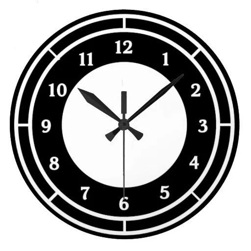 Reloj de pared blanco y negro de Zazzle.