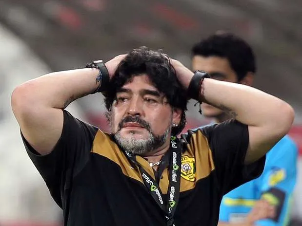 Repasá las caras de enojo y sufrimiento de Maradona como DT ...