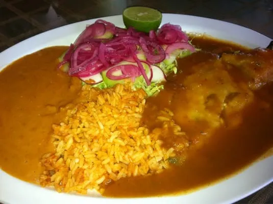 Este restaurante no vale verga! Try their Chile Rellenos and their ...