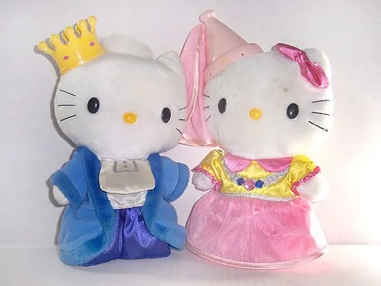 PELUCHES DE HELLO KITTY