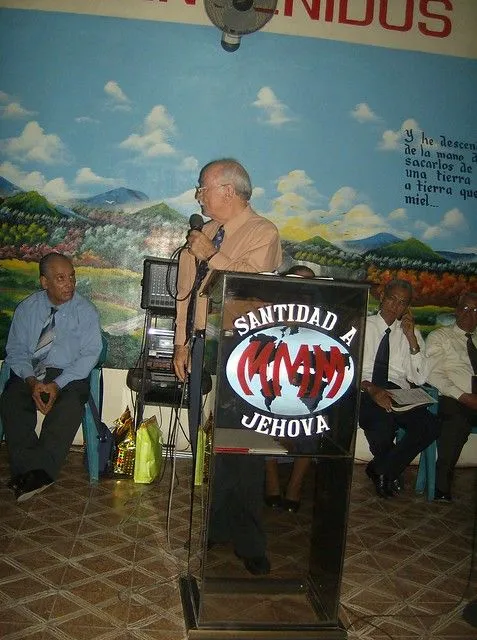 Rev. Ramón Aponte, en palabras de agradecimiento, en la Graduación ...