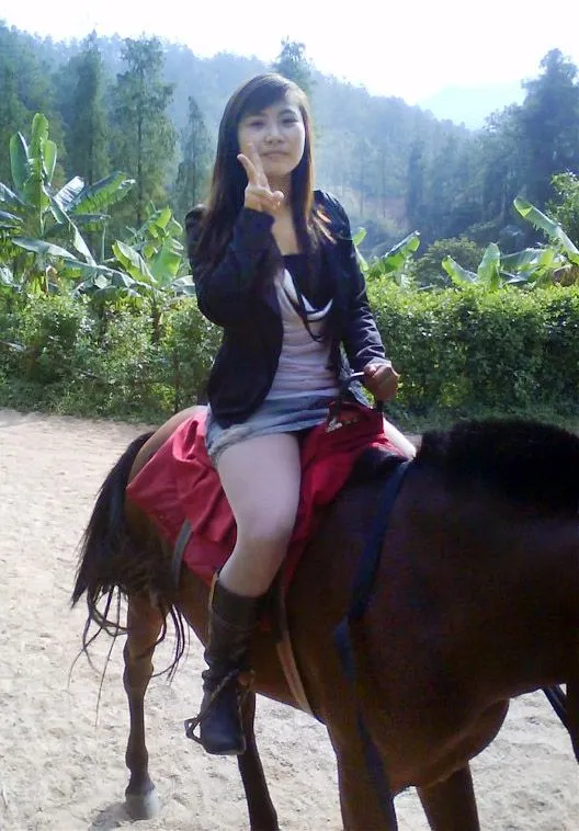 ride-beautiful-chinese-women-field | Niñas & Caballos 7 | Pinterest