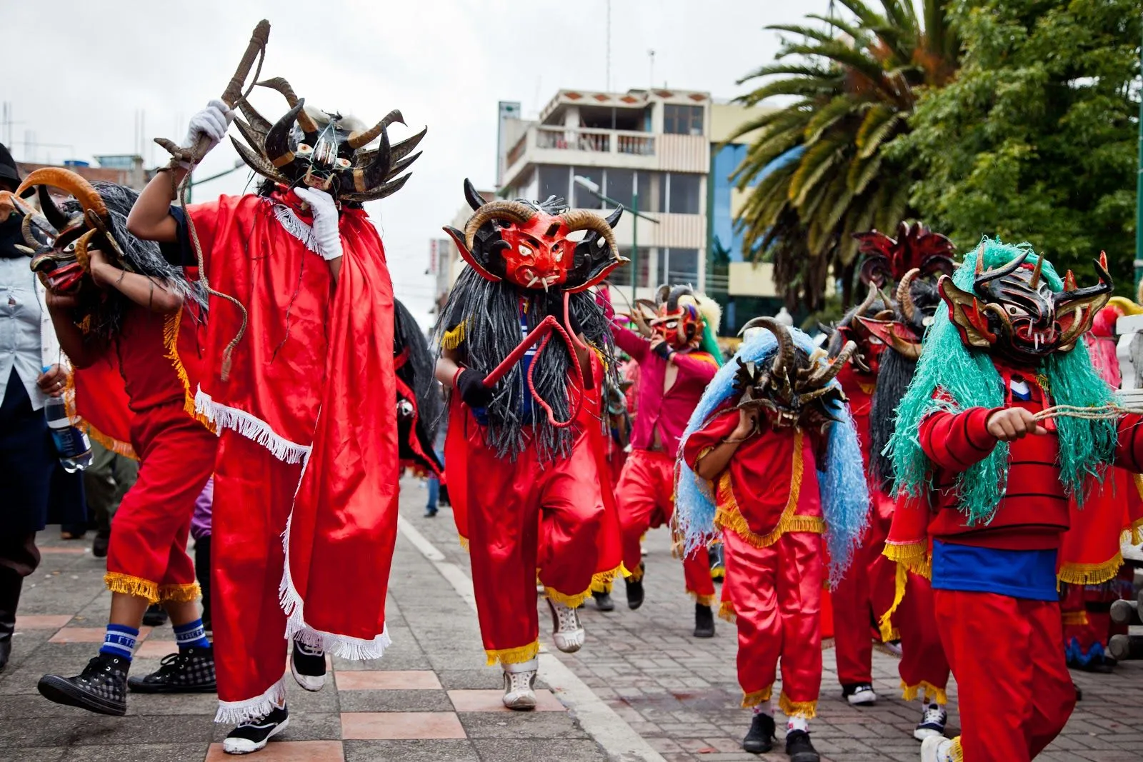 Río Revuelto: La Diablada de Píllaro