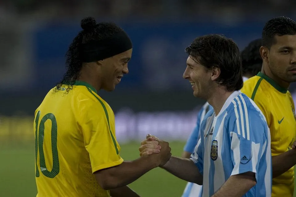 Ronaldinho: "Messi y Neymar son mis sucesores"