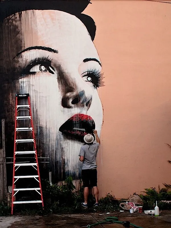 RONE, arte urbano con rostro de mujer. : Distorsion Urbana