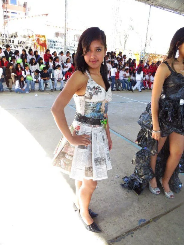 Liceo Tarija: DESFILE VESTIDOS MATERIAL RECICLADO