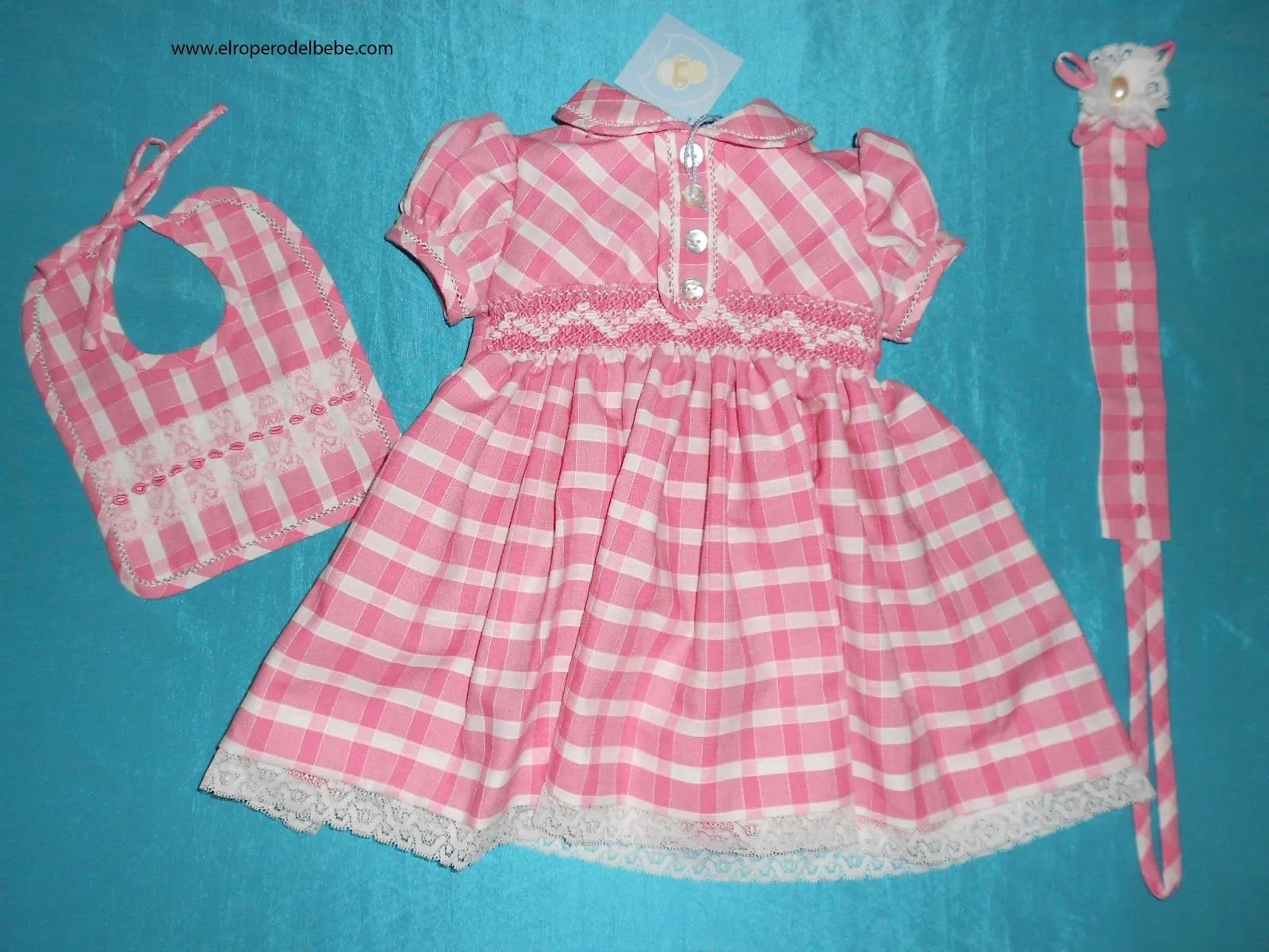 El Ropero del Bebe: Conjunto de vestido, babero y sujetachupetes ...