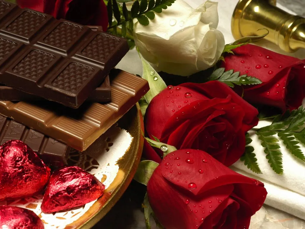 Rosas rojas y chocolates para el día del Amor y la Amistad | Banco ...