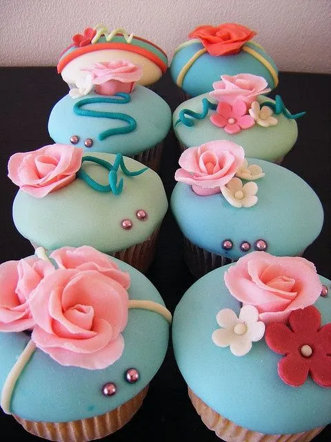 Roses Fondant Cupcakes. This would be super cute for a baby shower ...