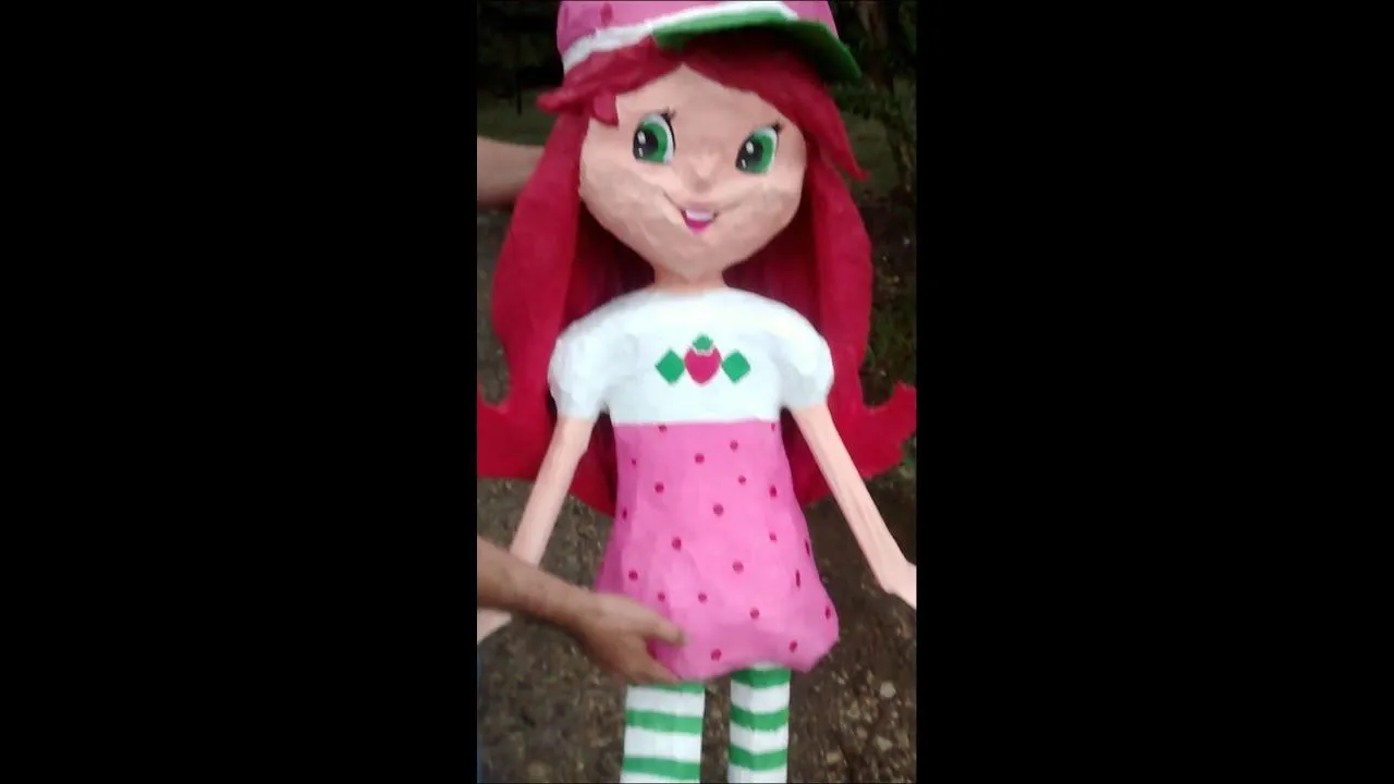 Rosita fresita piñata - YouTube