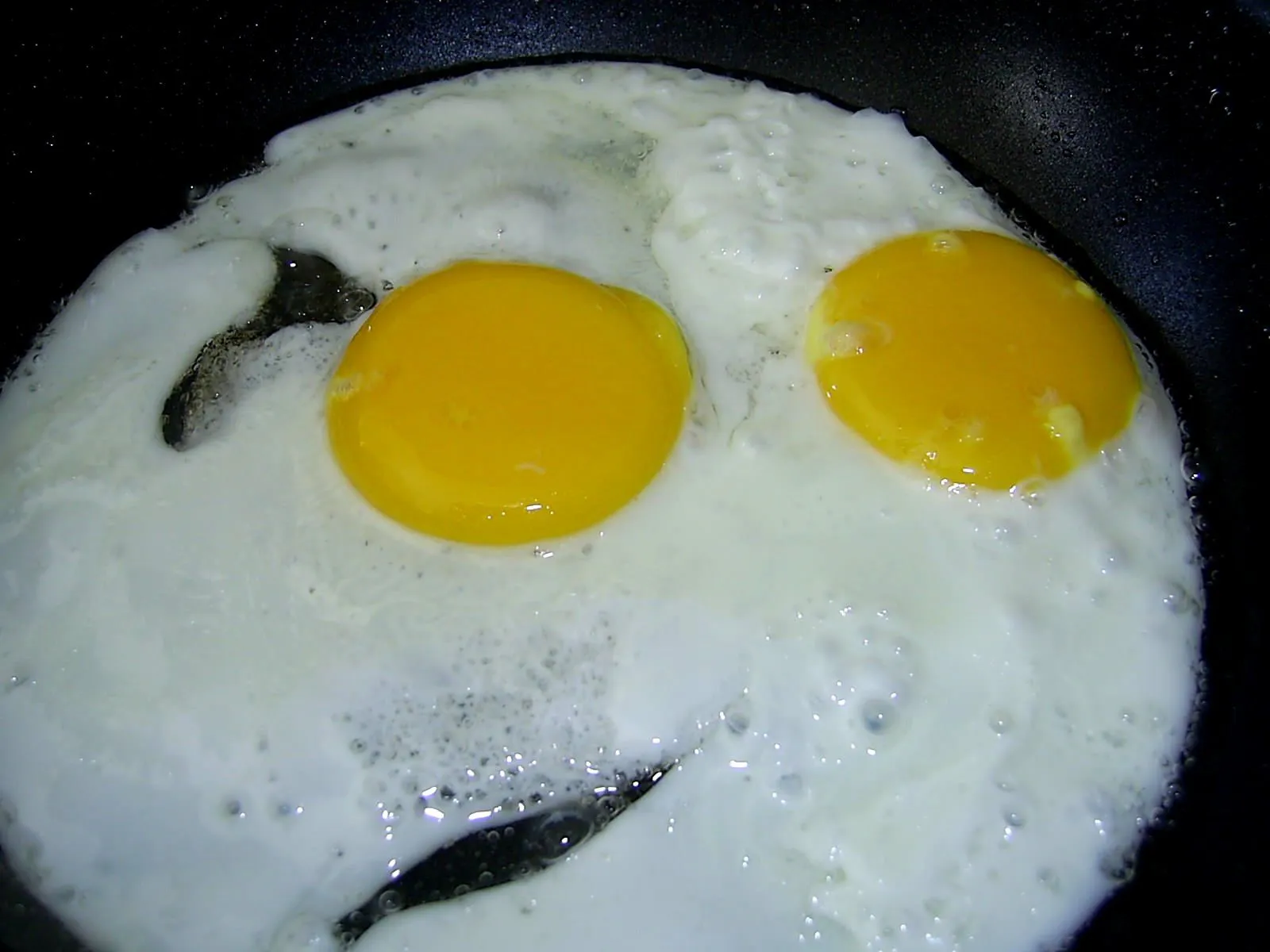 El Rostro de las Cosas: Con ojos de huevo frito