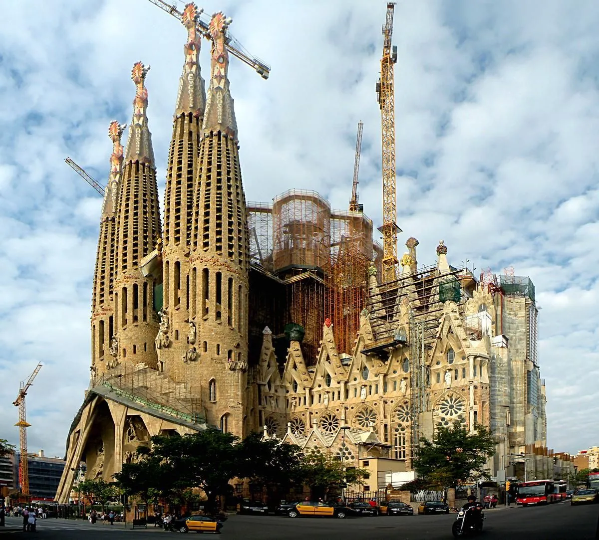 Sagrada Familia (Barcelona, 2026) | Structurae