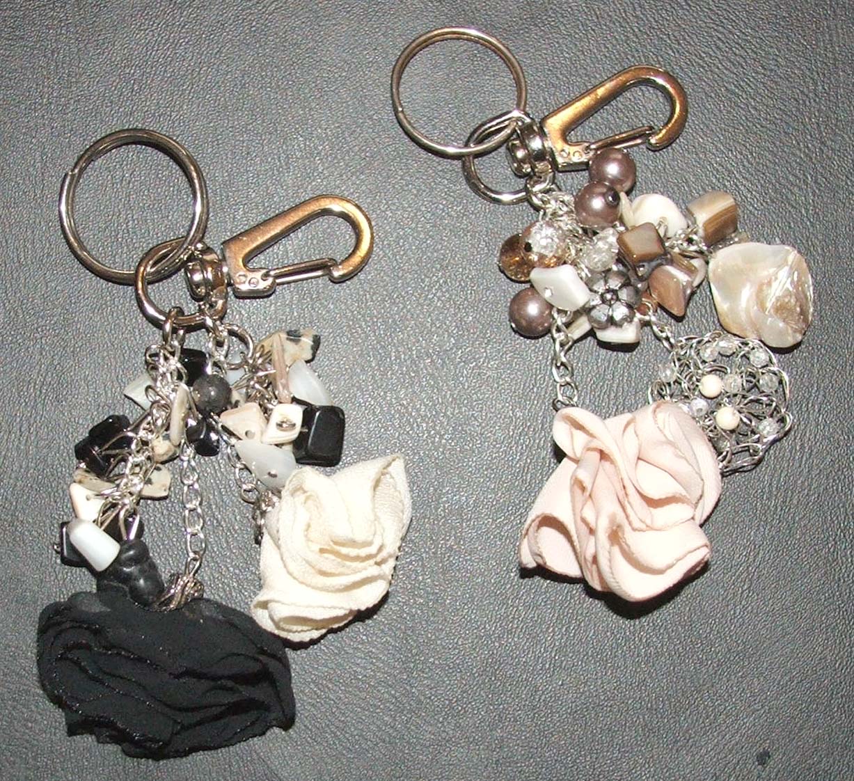 Saljaritas Accesorios: Llaveros: piedras, flores, perlas