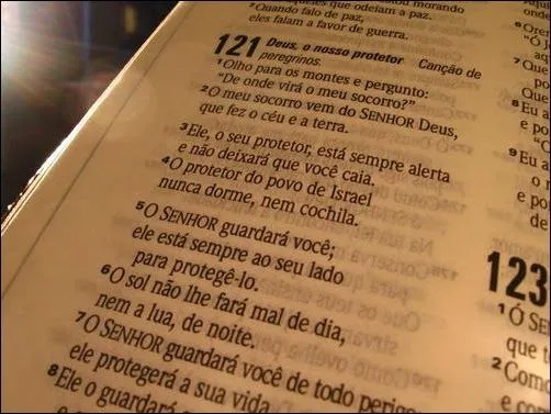 Palavra Eficaz : Deus não é estepe-Salmos 121: