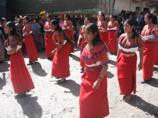 San Mateo Ixtatán: Güipil (Blusa con altos valores) " Nip "