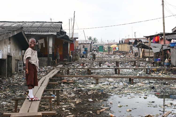 Sancara - Blog sull'Africa: Vivere negli slums