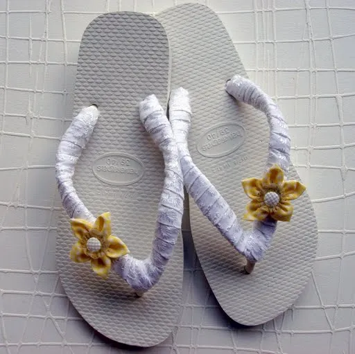 Sandalias decoradas con cintas - Imagui