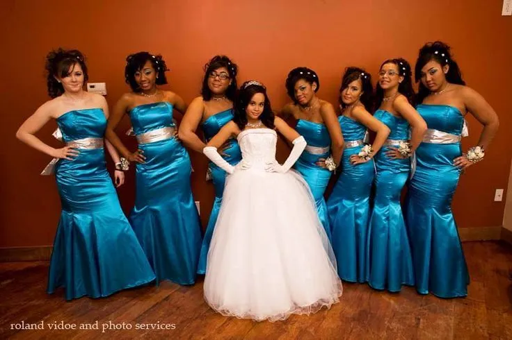 Sassy pose for Quinceanera and damas | Quniceanera (: | Pinterest