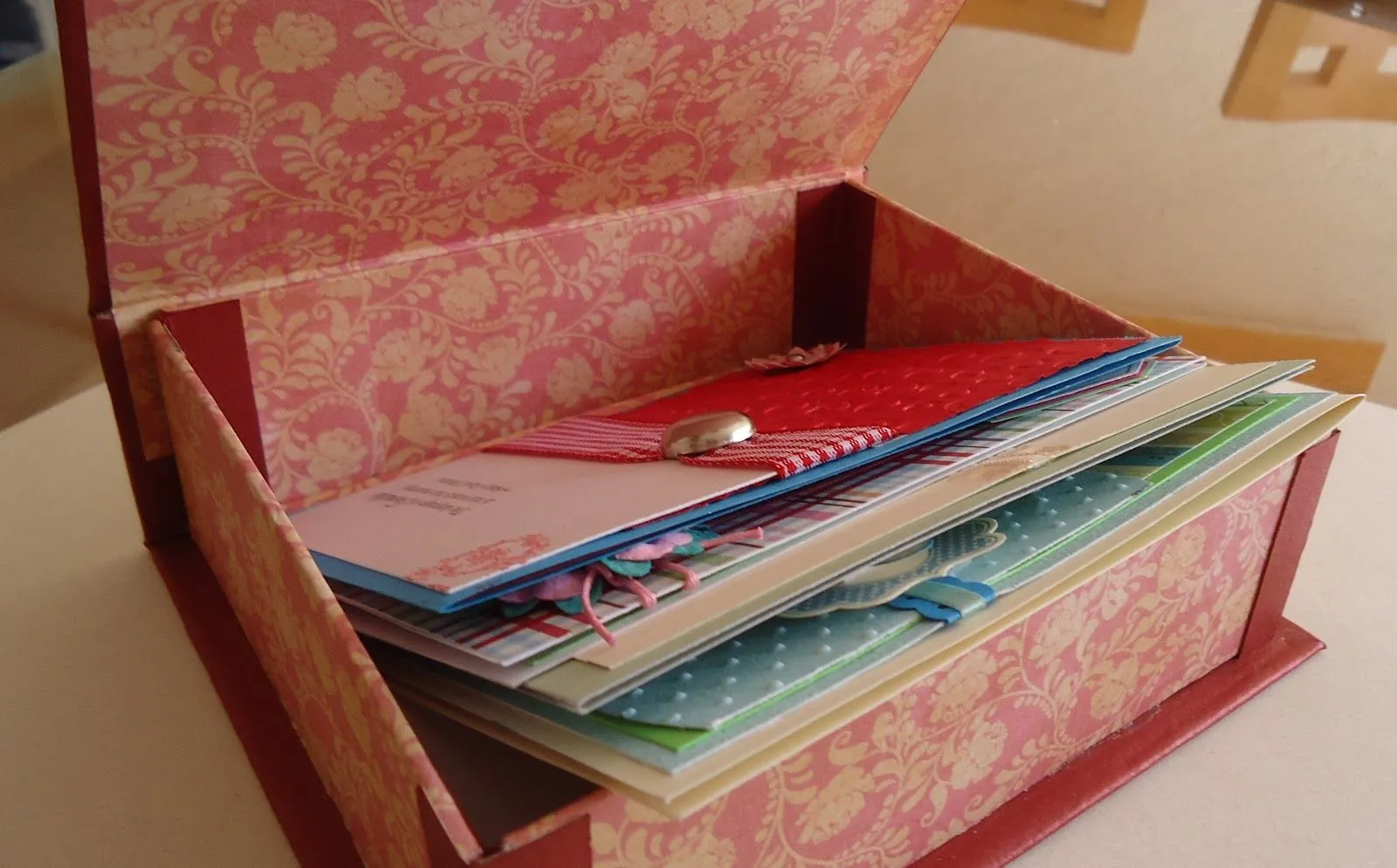 Scrapbook y manualidades: Caja para tarjetas