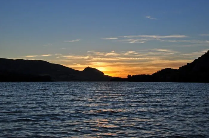  ... serrano y su castillo, las nubes justas para colorear este atardecer