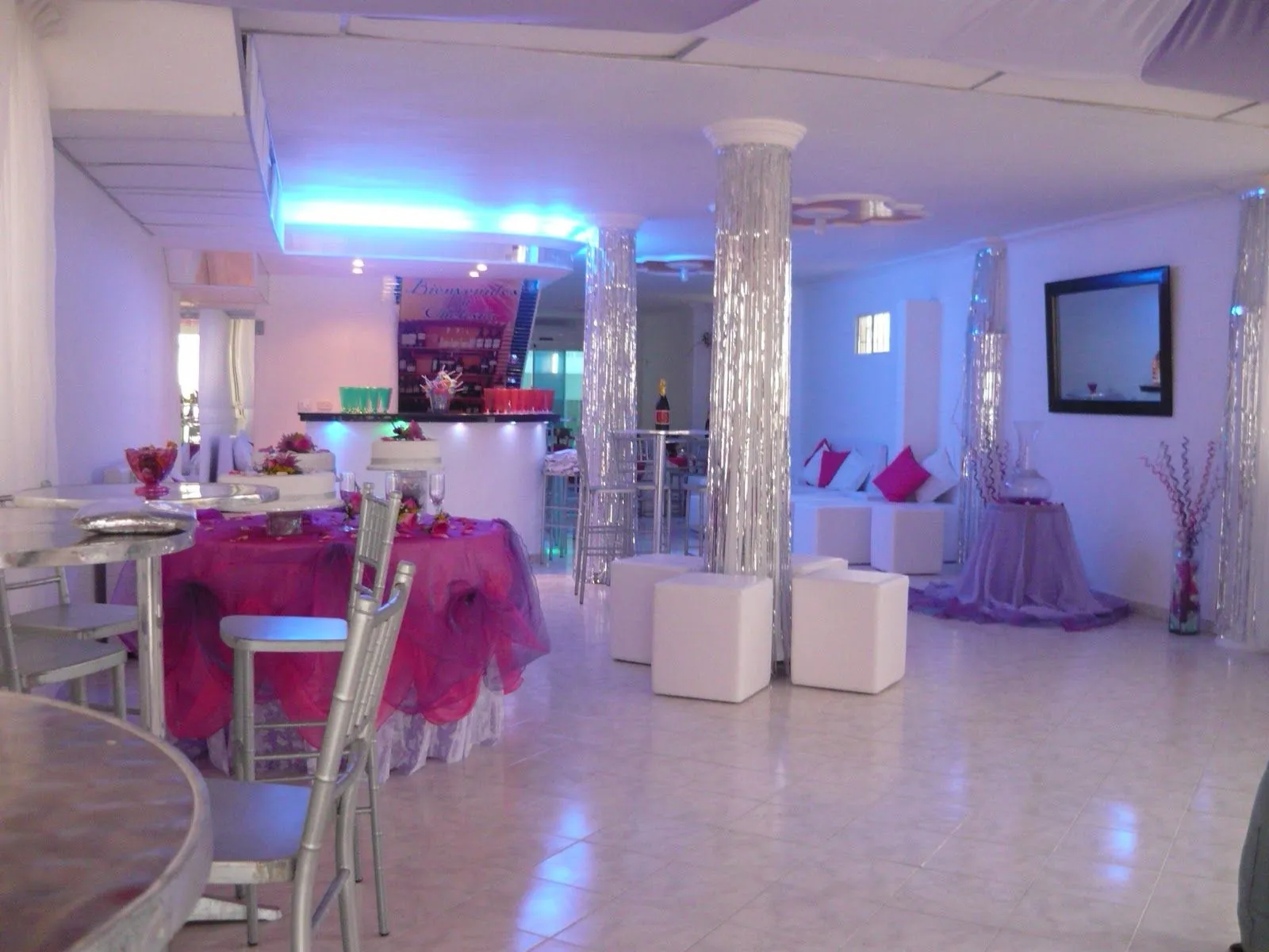 Servi-Eventos Chelisha: Quinceañero con salas lounge