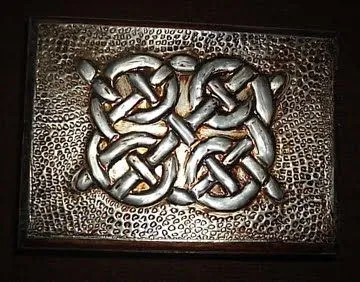 Silvana Mannise Art Space: Cajas, espejo y marco. Metal repujado ...