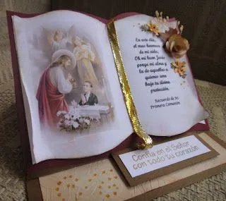 Silvia Scrap: Tarjeta en forma de Biblia para primera comunión